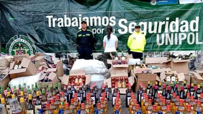 Imagen de Incautaron 1.500 litros de licor adulterado que iban a ser distribuidos durante la Feria de las Flores