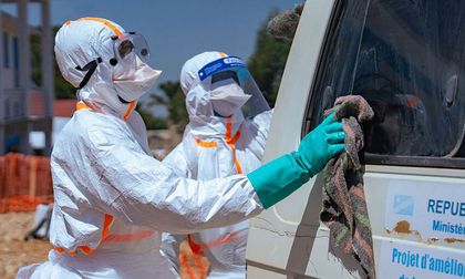 Ébola sigue expandiéndose y registra un aumento acelerado de casos, alerta la OMS