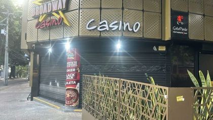 Imagen de  Lanzan explosivo contra casino de la 70 en Medellín; un policía y una mujer quedaron heridos