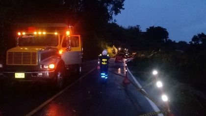 Imagen de  Vía Marinilla-El Peñol ya está habilitada a un solo carril y con pare y siga