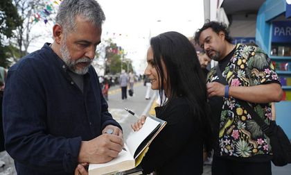 Mario Mendoza, hoy en la Feria del Libro de Cali, vea la programación completa aquí