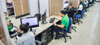 Imagen de Por fallas en el sistema nacional está suspendida la expedición de pasaportes. ¿Qué pasará con las citas?