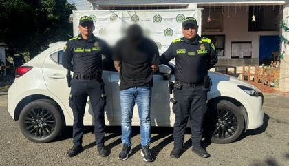 Imagen de  Policía capturó a un hombre y recuperó vehículo en Medellín que circulaba con placas hurtadas