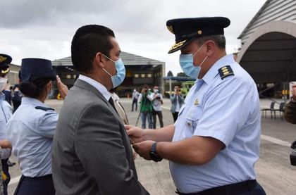 Imagen de  La FAC entregó distinción al Alcalde de Rionegro por esfuerzos en materia de seguridad