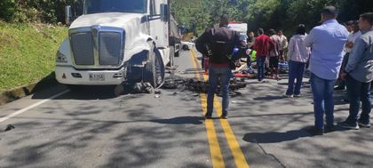 Imagen de Fuerte accidente de tránsito en la autopista Medellín-Bogotá, a la altura de San Luis