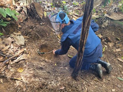 Imagen de  Batallón de Desminado Humanitario destruyó otro explosivo en el Oriente y sensibilizó a la comunidad