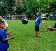 En Cali, el fútbol es terapia: Francisco Sadoct y su escuela para niños con habilidades cognitivas especiales