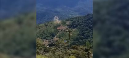 Imagen de  “Coronamos, coronamos”: Indignante video de los ilegales en Amalfi tras derribar el helicóptero de la Policía