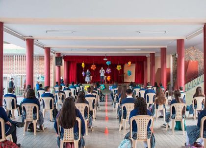 En colegio de El Santuario inició prueba piloto del modelo de alternancia educativa
