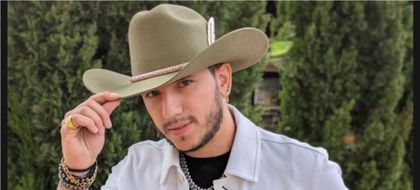 Imagen de  El artista rionegrero Alex Salazar, lanza su nueva canción «Que pasa pues»