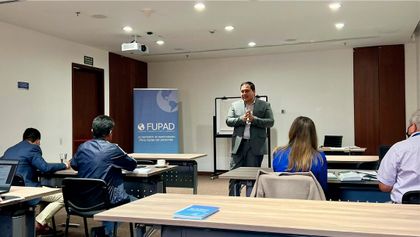 Imagen de  Jaison Gaviria, el cejeño encargado de capacitar fiscales en Colombia
