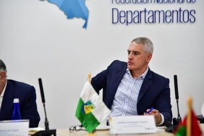 Imagen de  Andrés Julián Rendón lidera reclamo de mandatarios regionales por presunta injerencia de Petro en campaña