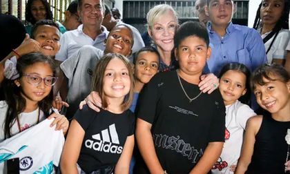 Gobernación del Valle presente en Comuna 13
