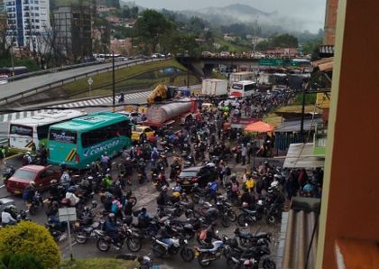 Imagen de  Anuncian nuevo paro camionero en Colombia: transportadores definieron fecha de inicio