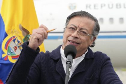 Imagen de  Petro dice que “lo más justo” es no incluir impuestos a gasolina y cerveza en la reforma tributaria