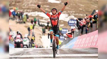 Imagen de  El colombiano Santiago Buitrago ganó la etapa 19 del Giro de Italia