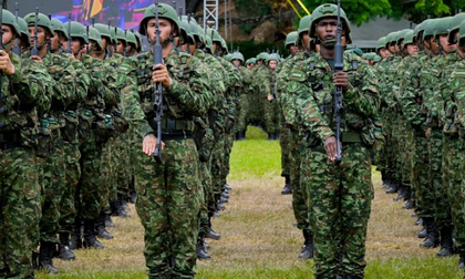 Las Fuerzas Militares deben proteger la democracia frente a Petro y Cepeda