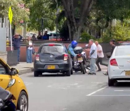 Imagen de  Conductor evade control en la Terminal del Norte y arrolla a dos agentes; uno fue trasladado a centro asistencial