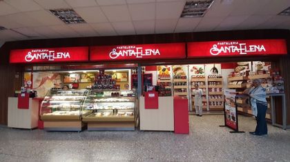 Imagen de ¿Qué pasará con la sede de Pastelería Santa Elena en el Aeropuerto JMC tras proceso de reorganización?