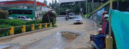 Imagen de  Habilitan nuevamente el paso en La Bomba, uno de los accesos a Guarne