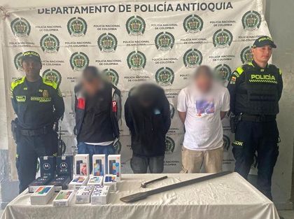 Imagen de En Rionegro fueron capturados tres hombres que portaban 14 celulares hurtados