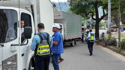 Imagen de  Bello inspeccionó 30 vehículos que transportaban alimentos