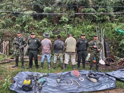 Imagen de  En San Vicente capturaron a tres hombres por explotación ilícita de yacimiento minero: sacaban casi un kilo de oro al mes