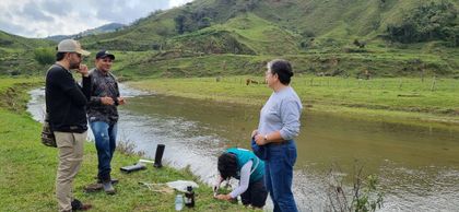 Imagen de Abstenerse de pescar o consumir sabaletas: el llamado de Cornare tras mortandad de peces nativos en el río Nare
