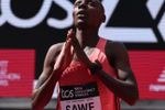 Imagen de El keniano Sabastian Sawe bate el récord mundial de maratón con 1h59:30