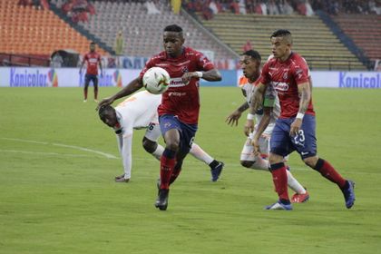 Tres jugadores de Medellín sufrieron accidente vial tras la practica