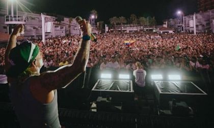 Feid conquista Europa con un show inolvidable en Ushuaïa