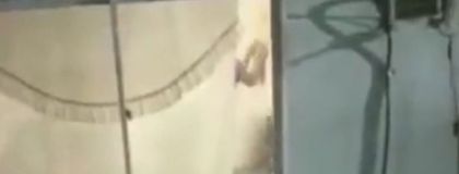 Imagen de  Rescataron al niño de siete años que era golpeado con una tabla por su madre