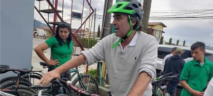 Imagen de  Sergio Fajardo sufrió varias heridas: se cayó de la bicicleta durante entrenamiento en Villa de Leyva
