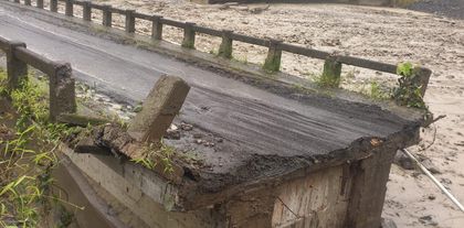 Imagen de  Alerta en Carepa: lluvias ocasionaron el colapso de dos puentes dejando 16 veredas incomunicadas
