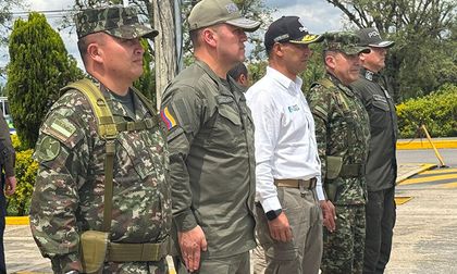 Mindefensa no descarta bombardeos en el Cauca