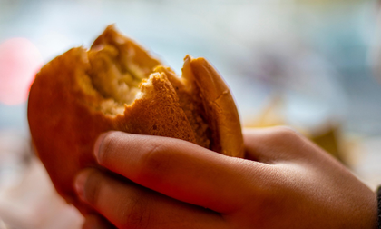 El hambre emocional existe: cómo identificar cuándo comes por ansiedad y no por necesidad