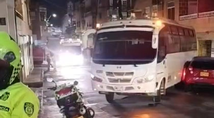 Imagen de Video: Ataque de celos causó accidente de tránsito en el centro del municipio de Granada