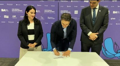 Imagen de  Daniel Quintero firmó decreto que prohíbe vehículos a gasolina desde 2035