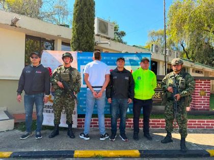 Imagen de  Capturan a presunto guerrillero que se habría infiltrado en el Ejército para obtener información reservada