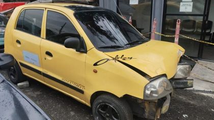 Imagen de  Taxista en aparente ebriedad que atropelló una moto en Medellín tenía suspendida la licencia por manejar borracho