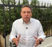 Mauricio Lizcano condena muertes de niños en bombardeos y afirma que “ningún niño debe ir a la guerra”