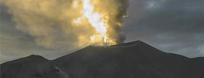 Imagen de  Volcán Puracé completa un mes en alerta naranja: sismos y emisiones de gases continúan