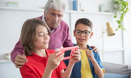 Guía para padres: cómo detectar y eliminar apps espía en el celular de tus hijos