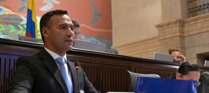Imagen de  Ministro de Defensa afrontará debate de moción de censura por recientes bombardeos que dejan varios menores muertos