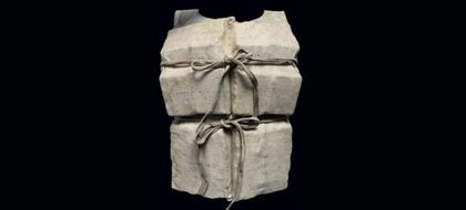 Imagen de Más de 3 265 millones de pesos por un chaleco salvavidas de una superviviente del Titanic