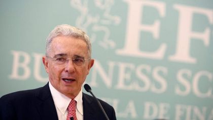 Imagen de “Al niño lo debe guiar la familia, no el Estado; menos las tendencias de ideología de género”: Álvaro Uribe