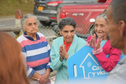 Imagen de  Tres adultas mayores de El Retiro cumplieron el sueño de tener casa propia