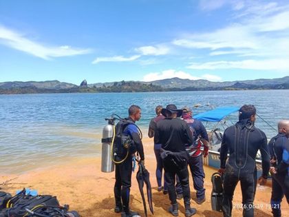 Imagen de  Bomberos Rionegro certifica a socorristas de cuatro municipios del Oriente en buceo avanzado