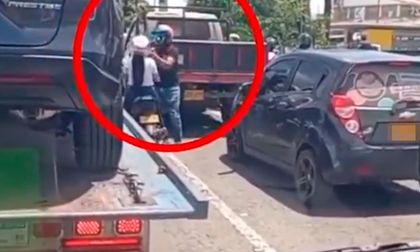 Con videos, buscan a pareja a motoladrones que ha cometido varios robos en Cali