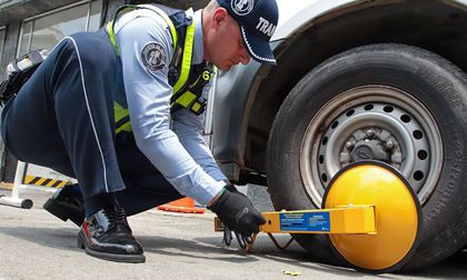 Comenzó la instalación de cepos en Cali, vea qué hacer si su carro tiene uno y evite una multa mayor